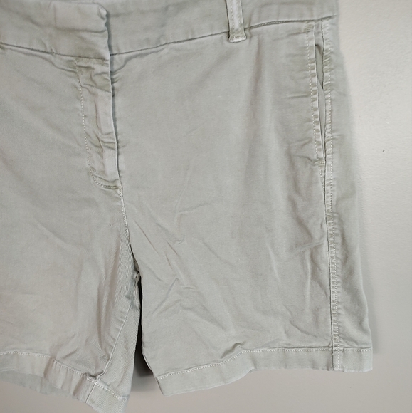 J.Crew 7" Chino Shorts Khaki Green 8 - Picture 3 of 10